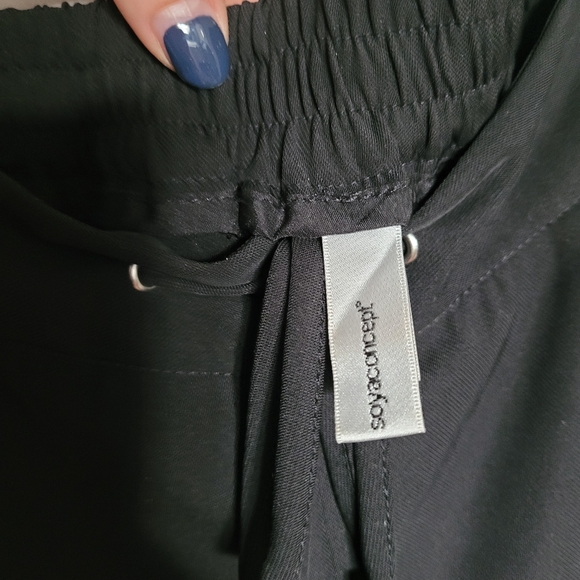 Black Ankle Slacks - Picture 4 of 5